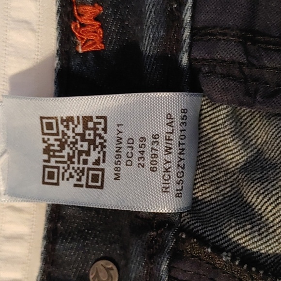 True Religion Mens Ricky Straight Leg Distressed Jeans with Flap, Style M859NWY1 - Picture 14 of 16